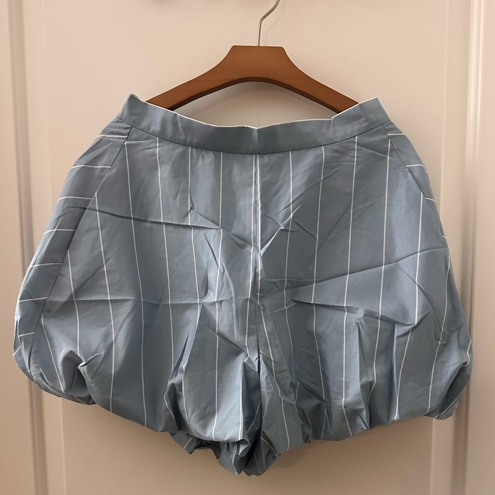 NWOT* Tibi Blue White Striped Tech Poplin Bubble Short Size 4/Waist 28.5“ - Picture 4 of 9